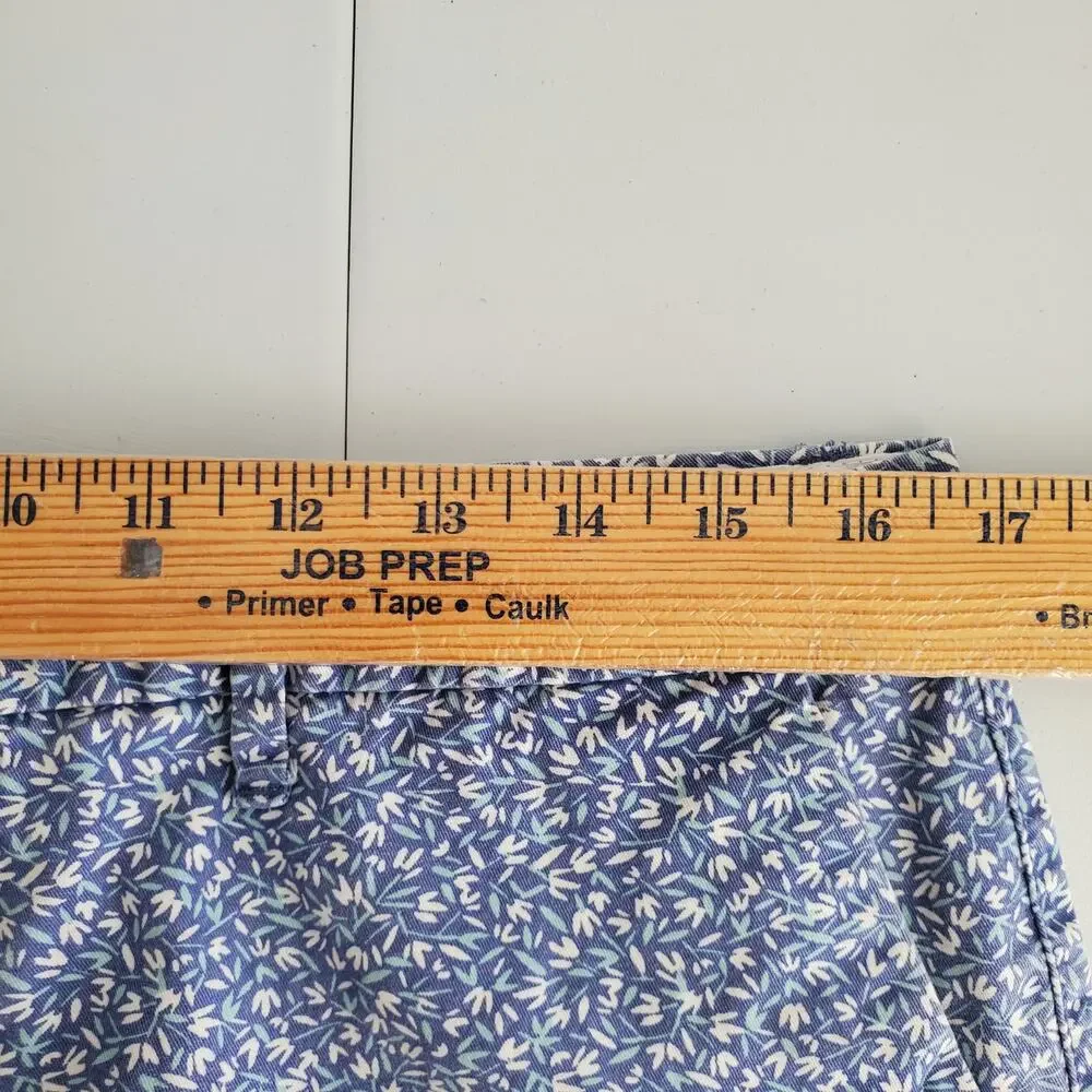 Women Blue Gray Ditsy Floral Chino Short 8 Preppy Classic Cottage Picnic Casual - Picture 8 of 11